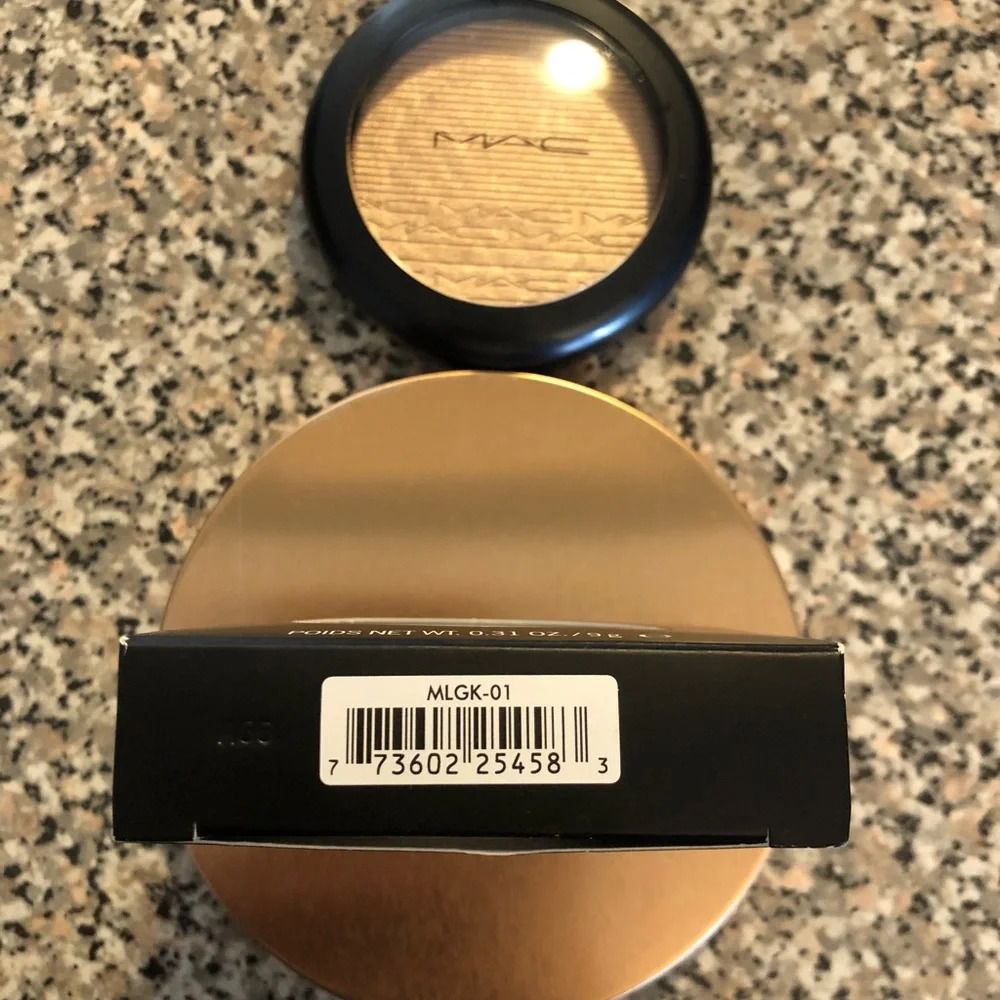 M.A.C extra dimension skinfinish poudre lumiere - Picture 6 of 8